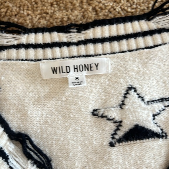 Star Sweater - Picture 2 of 3